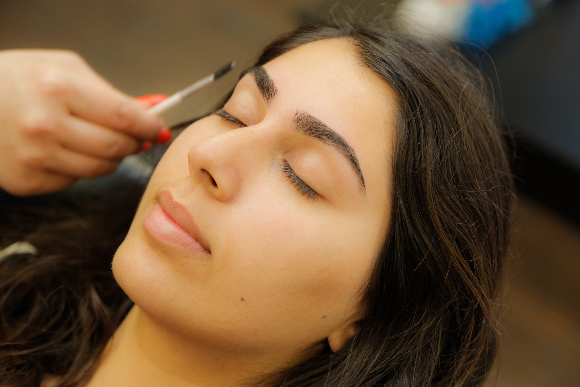 Defined brow lamination with tint